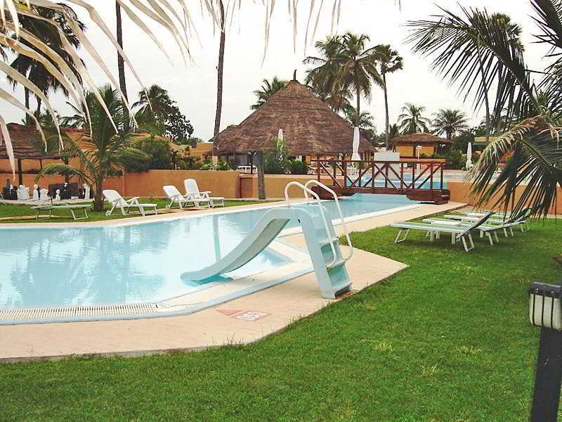 Sunbeach Hotel & Resort Bakau 외부 사진