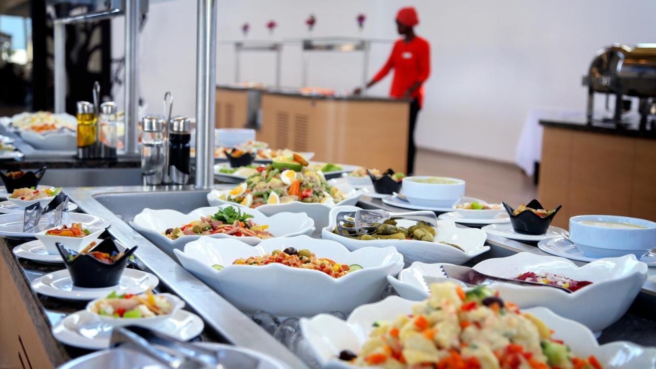 Sunbeach Hotel & Resort Bakau 외부 사진
