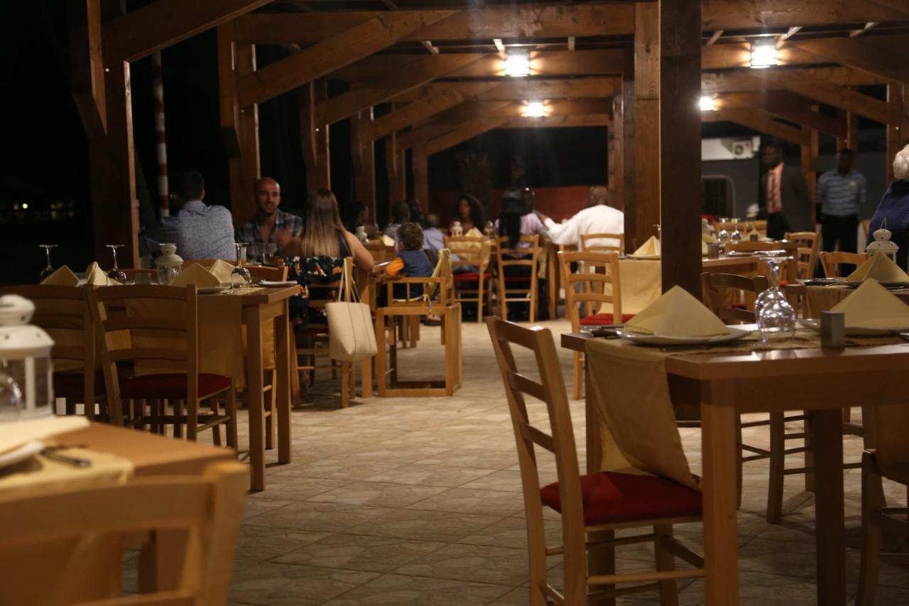 Sunbeach Hotel & Resort Bakau 외부 사진